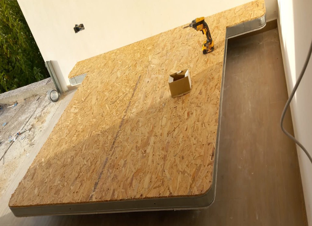 Ανακαίνιση κουζίνας – επικάλυψη νησίδας με OSB, Ζάκυνθος