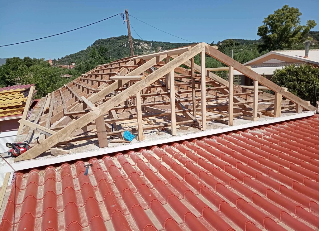 Δομικές κατασκευές – σκελετός στέγης ξύλο και κεραμίδια, Ζάκυνθος