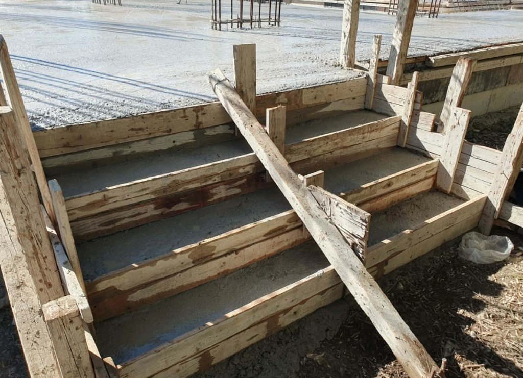 Επισκευές – σκάλα σκυροδέματος χύσιμο, Ζάκυνθος