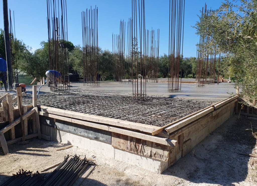 Επισκευές – θεμελιοπλάκα με οπλισμό πριν τη σκυροδέτηση, Ζάκυνθος