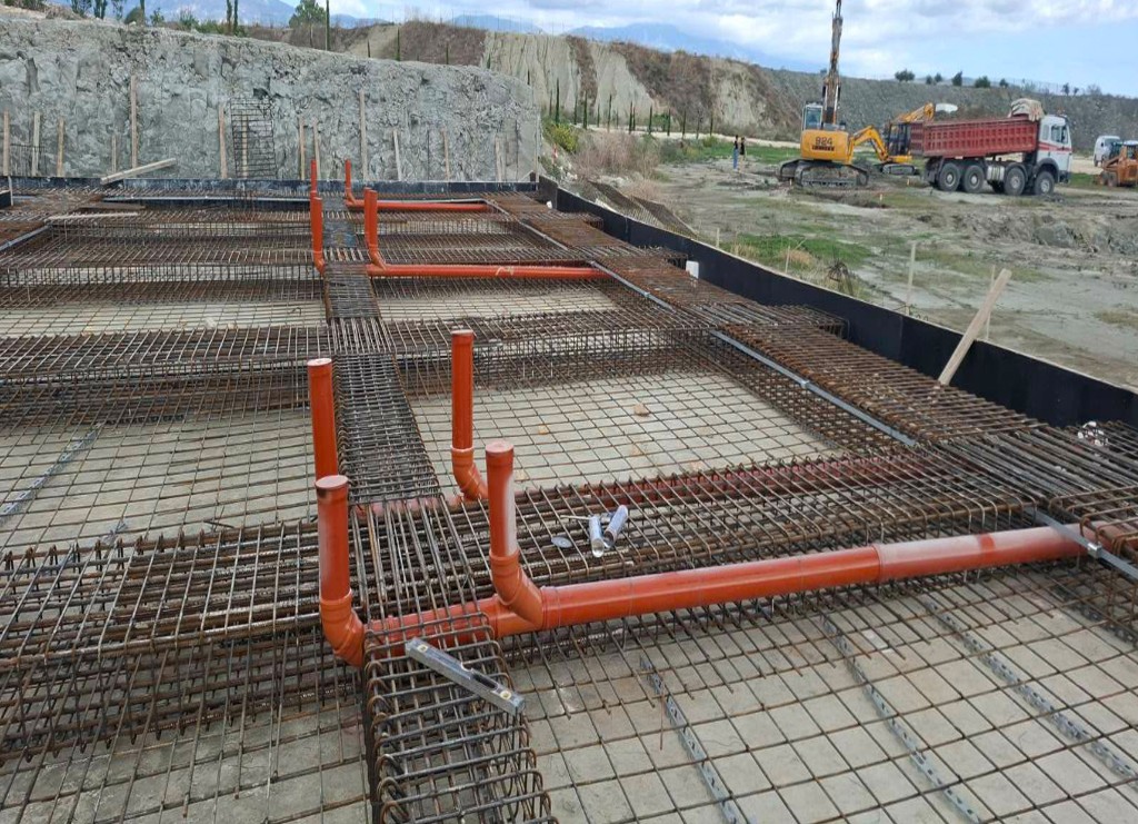 Επισκευές – θεμελιοπλάκα με σωληνώσεις και οπλισμό, Ζάκυνθος