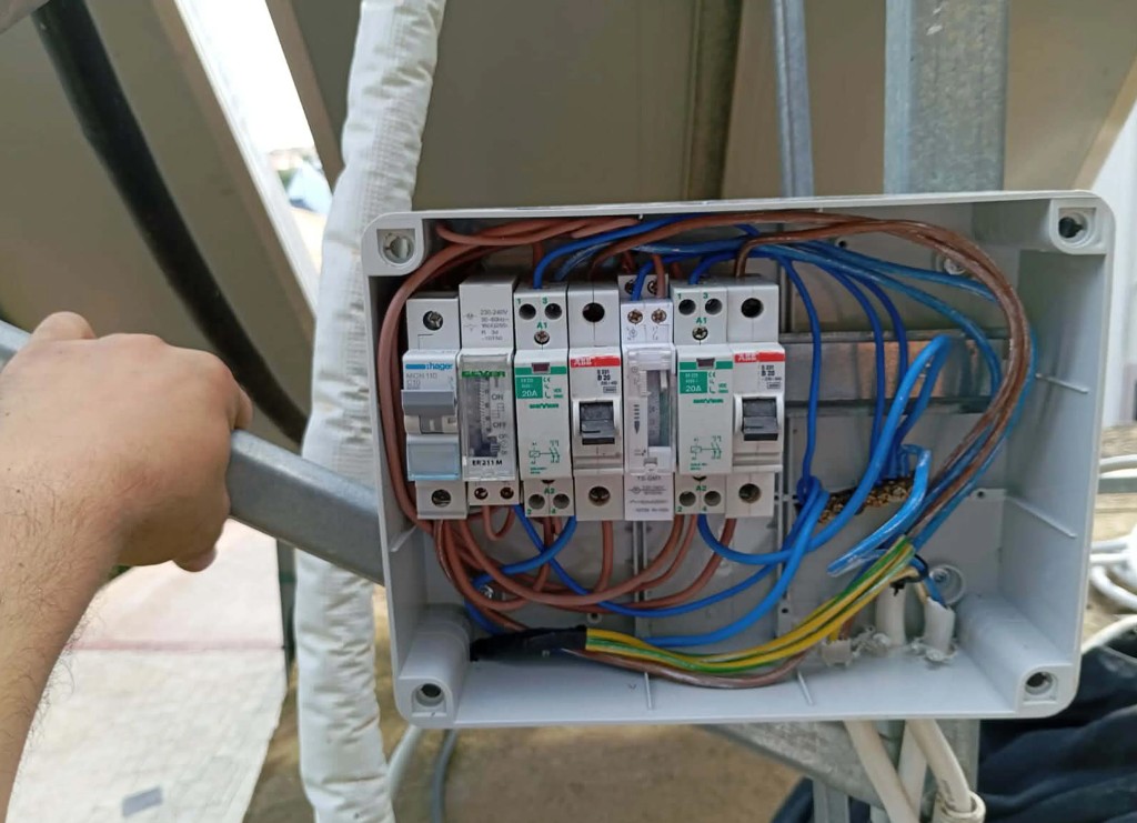 Κουτί εξωτερικού – Hager, SEYR, ABB – Ζάκυνθος