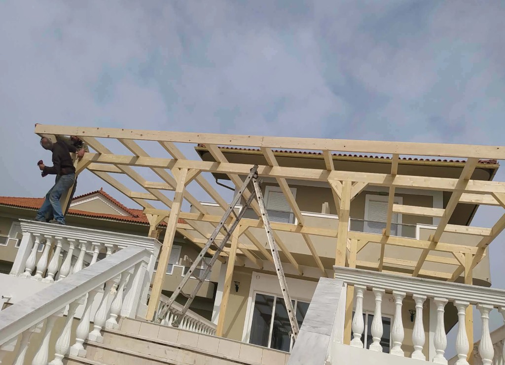 Ραδιακή ξύλινη στέγη και gazebo – Ζάκυνθος